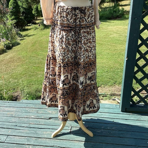 Tiered boho cottagecore upcycled bedspread elastic drawstring maxi skirt sm to L - Picture 2 of 16